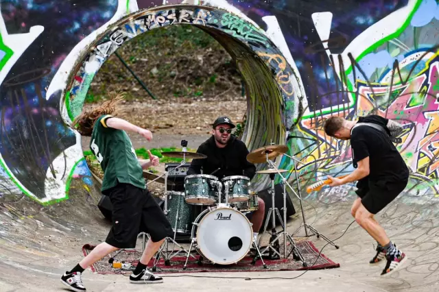 JUNGLE UNDERGROUND